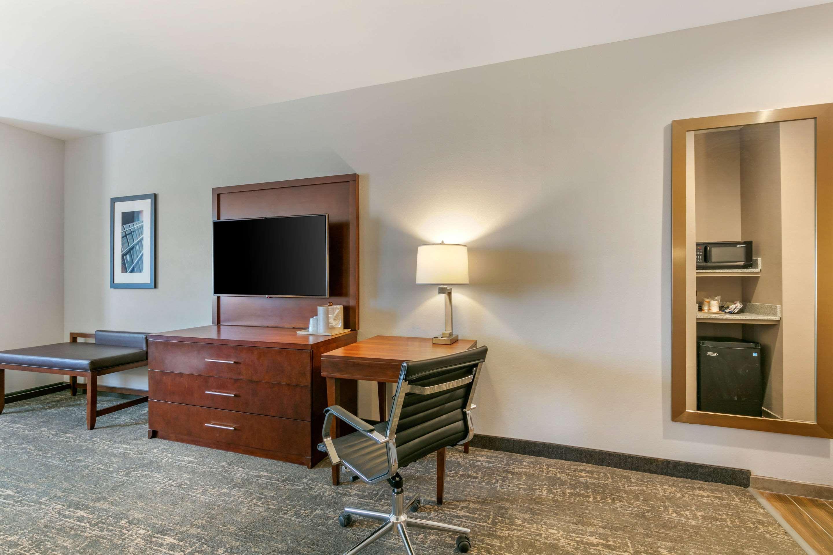 Comfort Suites North טופלו מראה חיצוני תמונה